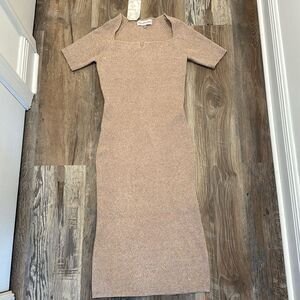 Willow & Wind Beige Short Sleeve Bodycon Dress Knit Elastic
